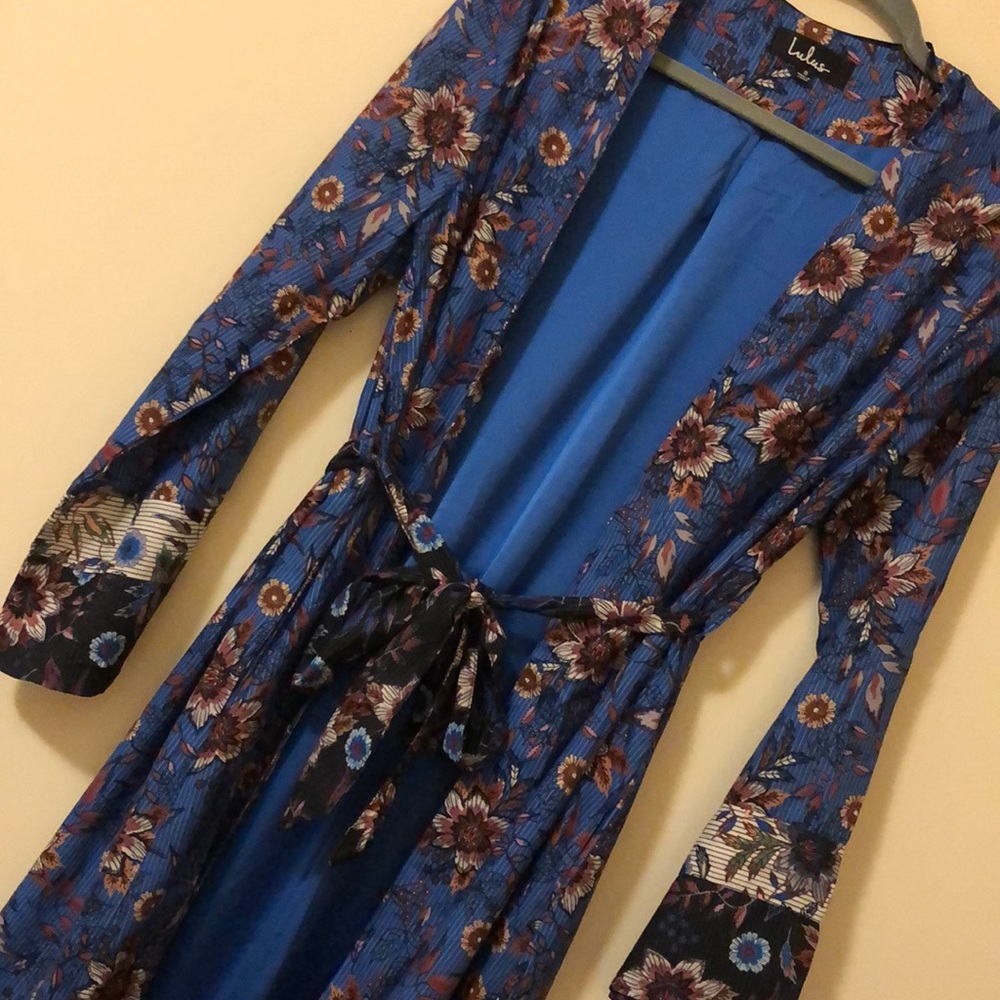 Lulus Robe - Picture 2 of 2